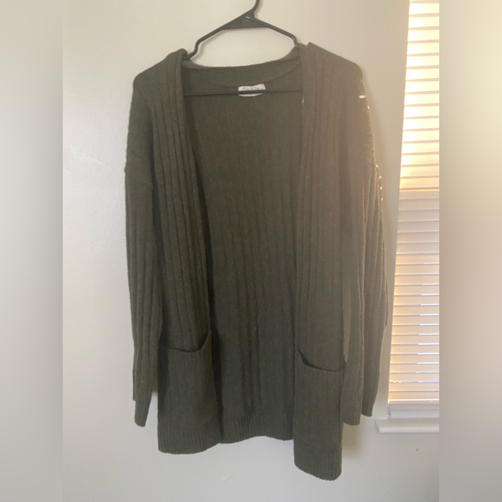 JOLIE & JOY - GREEN SWEATER
